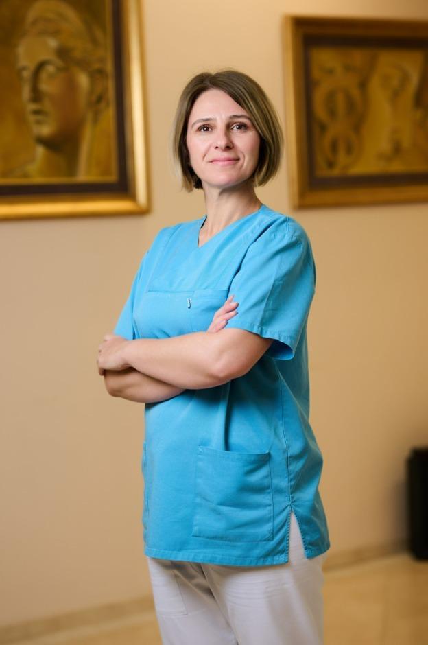 Dr Ana Bulatović
